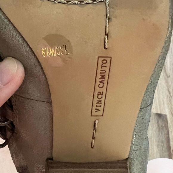 Vince‎ Camuto Women's Heeled Sandals Side Zipper Silver Size 8.5 - Picture 7 of 7